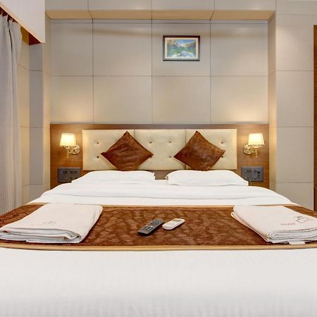 Hotel Leela Kalyān Εξωτερικό φωτογραφία