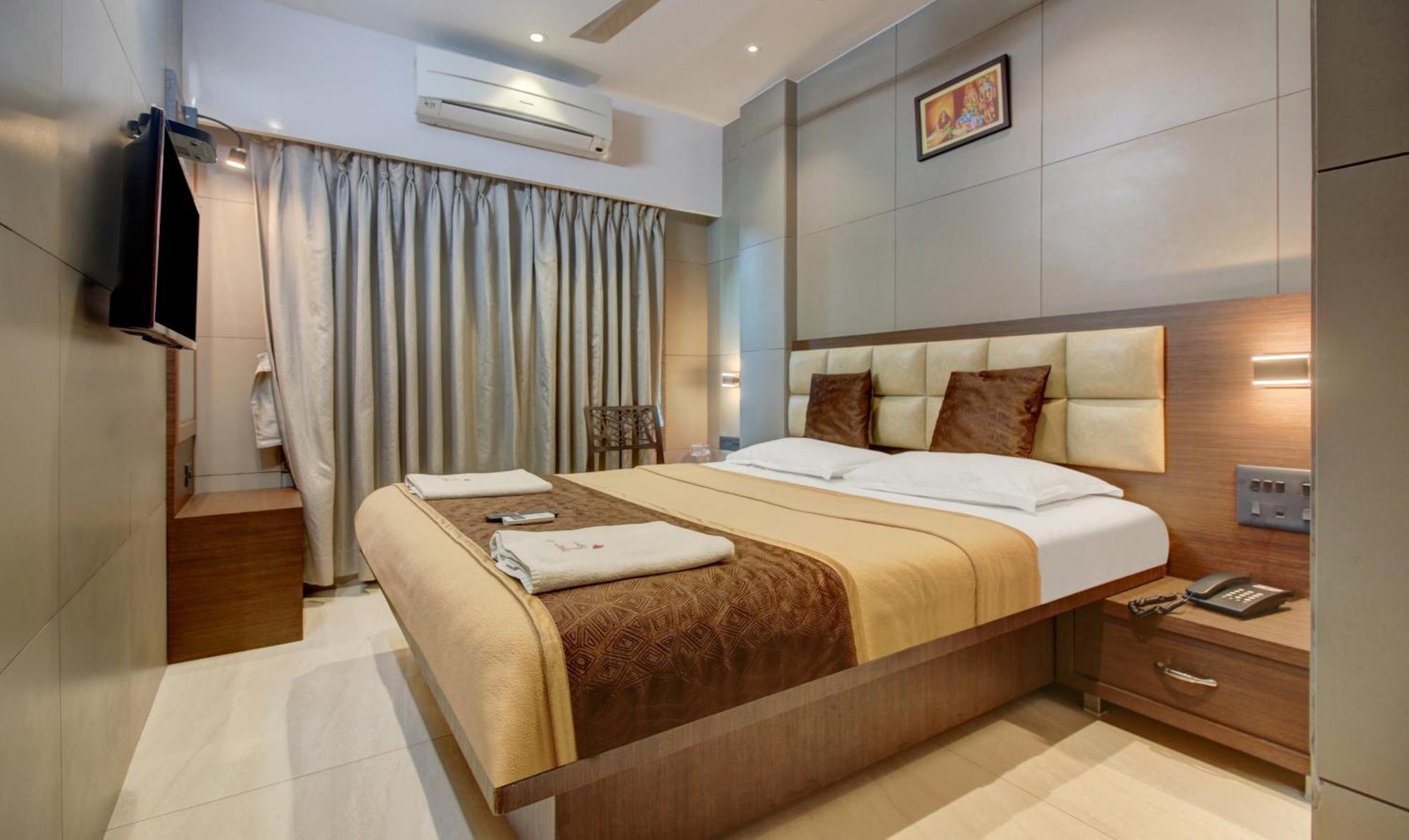 Hotel Leela Kalyān Εξωτερικό φωτογραφία