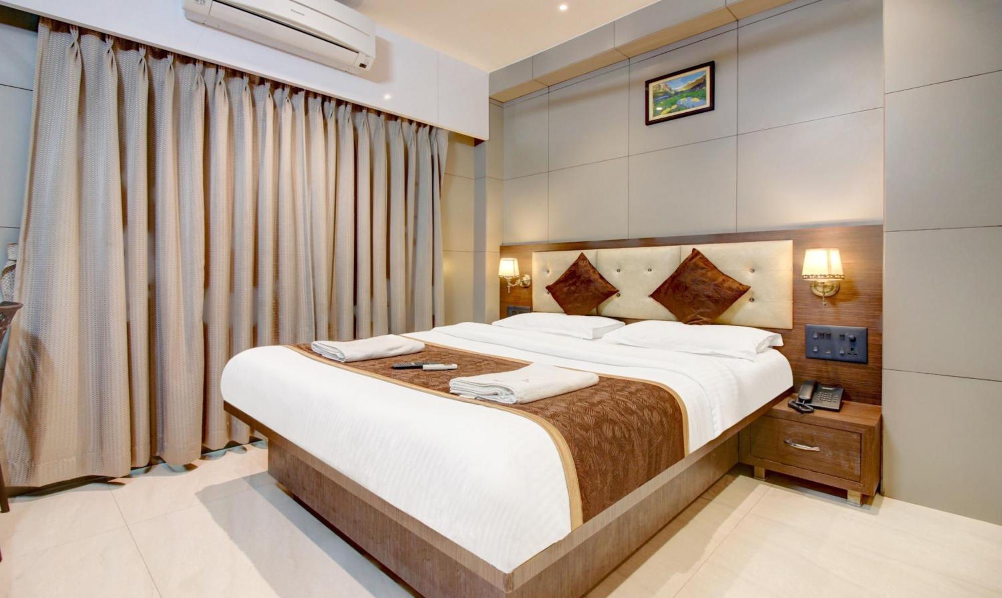 Hotel Leela Kalyān Εξωτερικό φωτογραφία