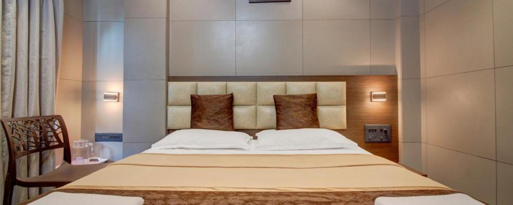 Hotel Leela Kalyān Εξωτερικό φωτογραφία